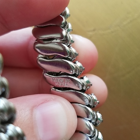 Vintage Rhinestone Stretch Bracelet - Picture 4 of 4